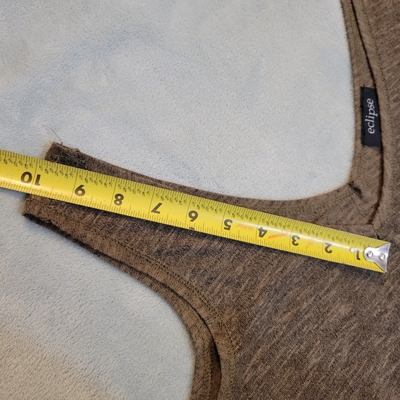 ✨️3 for $15✨️ Eclipse romper v-neck with pockets size medium in forest green - Picture 7 of 8